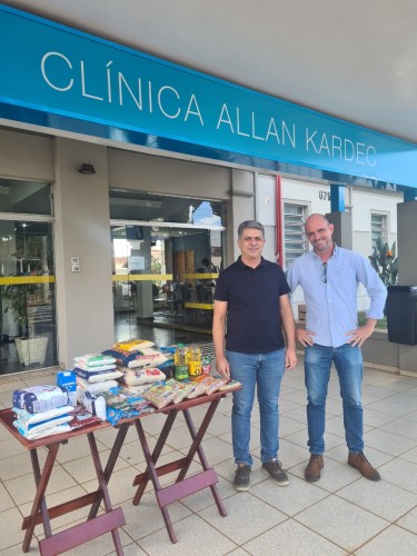 Torcida do Sub-15 e Sub-17 da Francana arrecada alimentos para o ‘Allan Kardec’