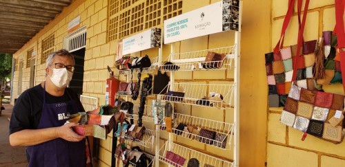 Produtos em couro das Oficinas Inspiração são opção para presentear e promover inclusão social